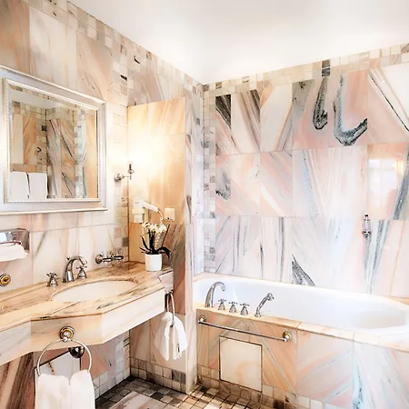 Hotel Schloss Lehen 3*