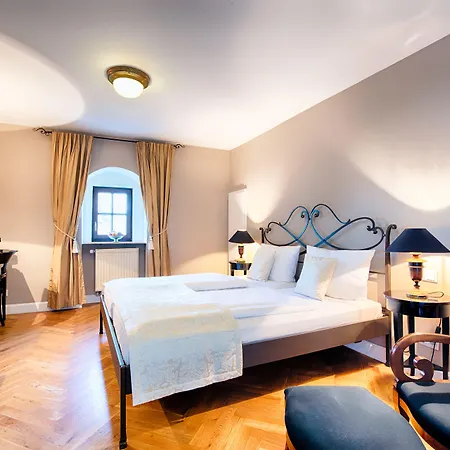 酒店 Schloss Lehen 3*