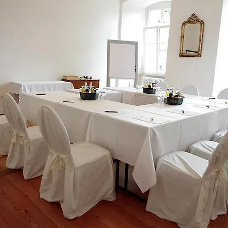 מלון Schloss Lehen 3*