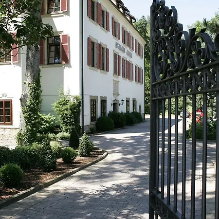 Welcome Schloss Lehen 3*