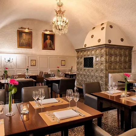 Schloss Lehen מלון 3*