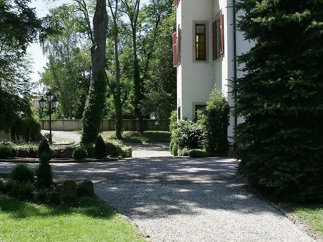 Schloss Lehen Otel Bad Friedrichshall